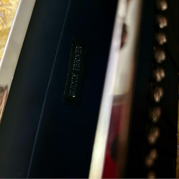 Bijoux Terner ELEGANT Rhinestone Accent Kiss Lock Evening Bag - Picture 7 of 8